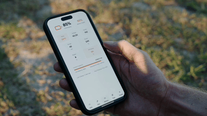 HyperFox mobile app showing FluxKit smart battery status